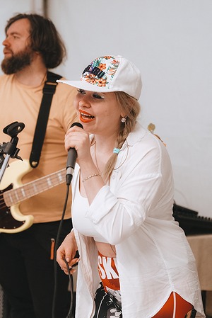 102.jpg