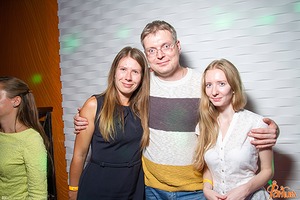 100.jpg