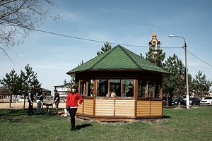 002.jpg